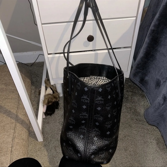 **SOLD** MCM Anya Top Zip Shopper in Visetos - Picture 10 of 12